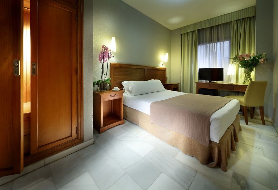 Eurostars Puerta Real